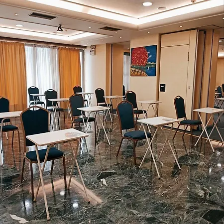 Hotel Savoy Pireus
