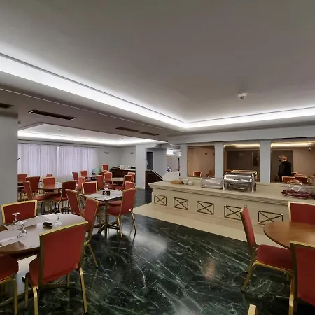 Savoy 3* Pireus